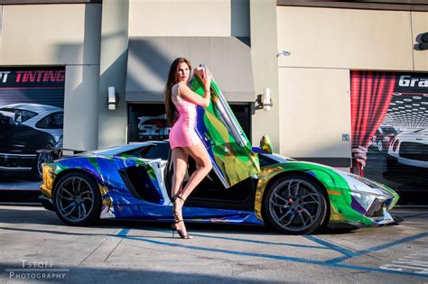 Cars & Girls: Uniquely Wrapped Lamborghini Aventador Roadster - GTspirit