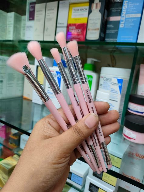Most demanding Brush set - Shopping mela. com