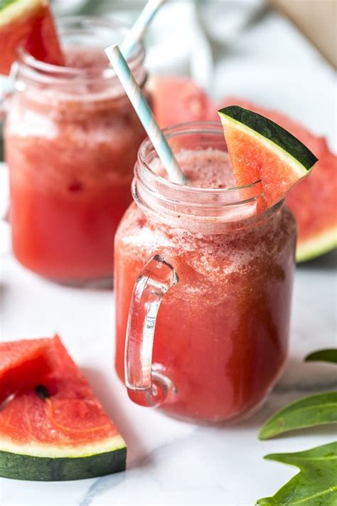 minum air tembikai khas minuman