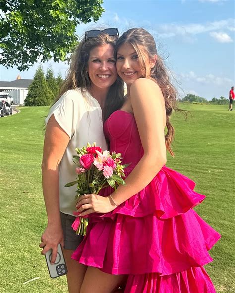 Summer Cummings (@jamiesummercarol) • Instagram photos and videos