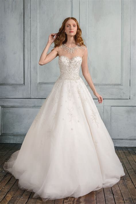 Tudor wedding dress 60 photos - Astyledwedding.com