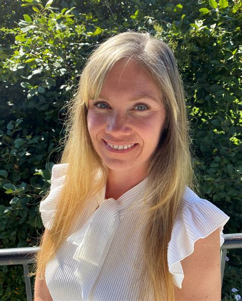 Amber Hall's Instagram, Twitter & Facebook on IDCrawl