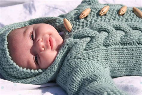 25 Best Knitting Patterns for Baby Clothes & Accessories