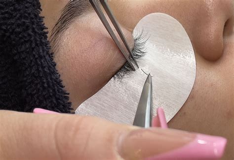 Lash Extensions Basel: Natürlich schöne Augenblicke - Coiffeur Basel