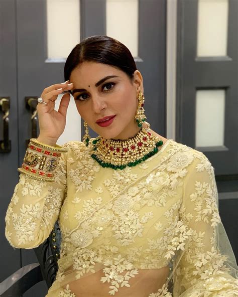 actress Shraddha Arya Photo Gallery|Photo Gallery: ಸೀರೆಯ ಪೋಟೋ ಶೂಟ್