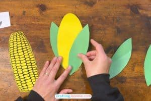 Corn Craft (Free Template) - Crafting Jeannie