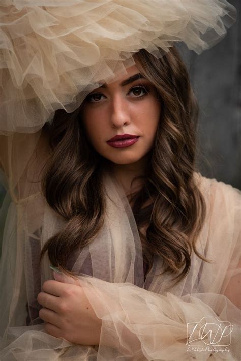 girls senior portraits  frilly dress frilly senior portraits senior