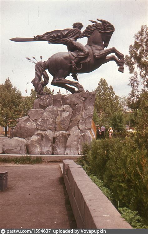«Սասունցի Դավիթ» արձան: Давид Сасунский