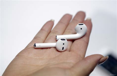 Лёгкий способ отличить оригинальные Apple AirPods от подделки (видео ...