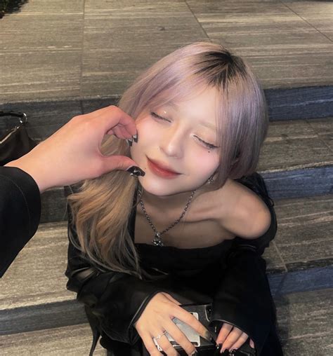 riia | 🍵🍂 #좋아요 #좋아요반사 #팔로우 #instagood#selfie #ootd | Instagram