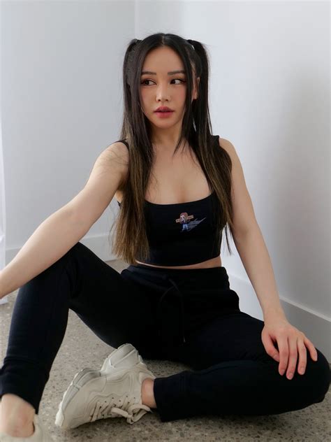 Bottoms – Chloe Ting (UK)