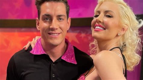 Isabel Madow exhibe a Agustín Fernández y dice: “Si les contara todo lo