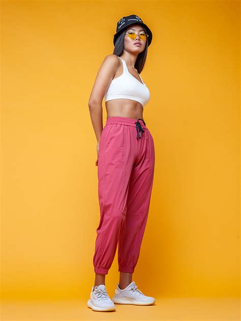 Sportswear for OEMEN brand on Behance