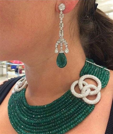 Одноклассники | Fashion jewelry, Luxury jewelry, Gorgeous necklaces
