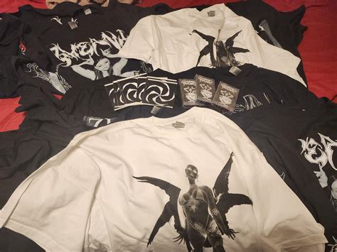 my Zheani merch came in im not really that big of a fan tbh😂😂😂😂 : r