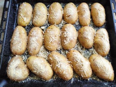 Картофель с пармезановой корочкой : Вторые блюда
