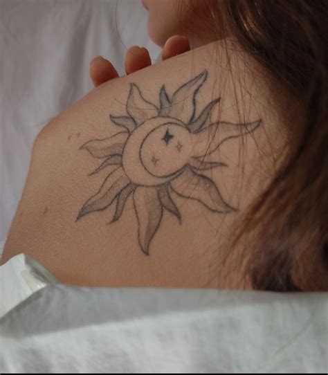 Татуировка солнце | Leaf tattoos, Maple leaf tattoo, Tattoos