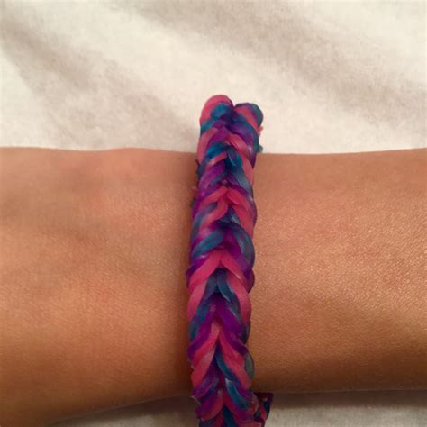 The Loom Band Lure: A Simple Step-By-Step Guide To Creating A Fishtail Masterpiece