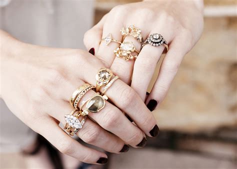 cool spotting layering stacks  chunky rings glitter