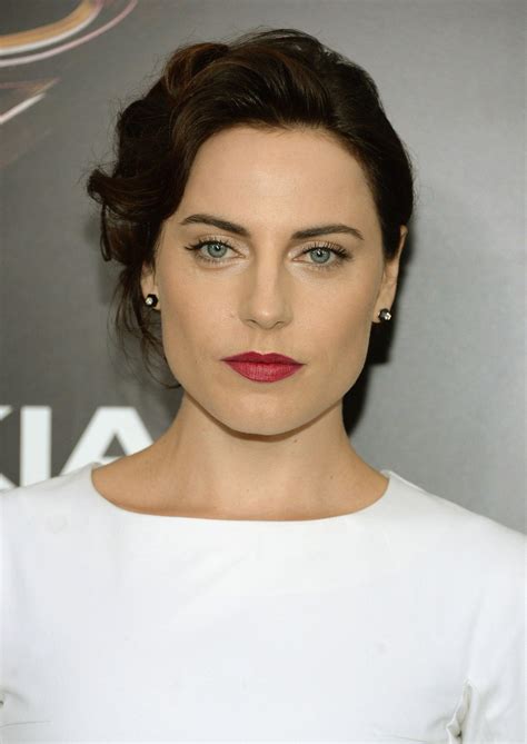 Antje Traue : r/gentlemanboners