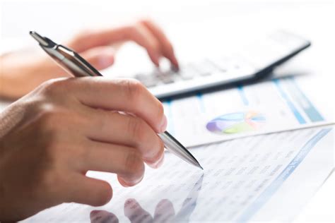 financial analyst salary career guide