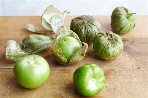 How to Plant and Grow Tomatillo Plants