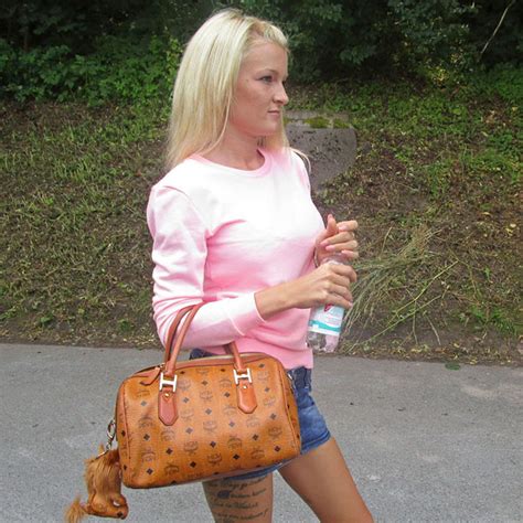 "Frauentausch": Erotik-Star RoxxyX trifft auf Jungmama Julia | InTouch