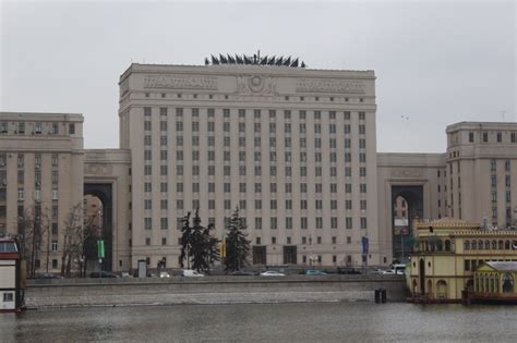Здание Главного штаба сухопутных войск России (Фрунзенская набережная ...