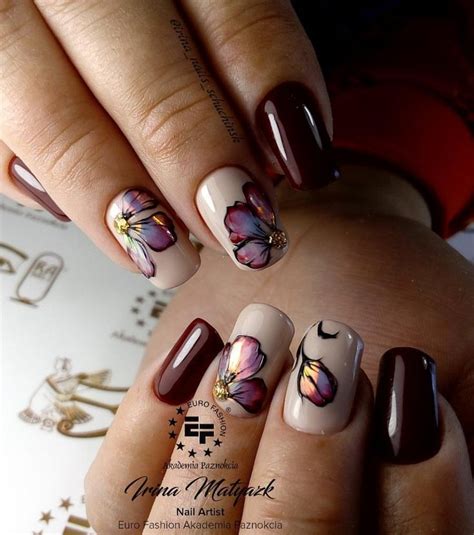 #наращиваниеногтей #красивыйдизайн #nailart #маникюр2017 #ручнаяроспись ...