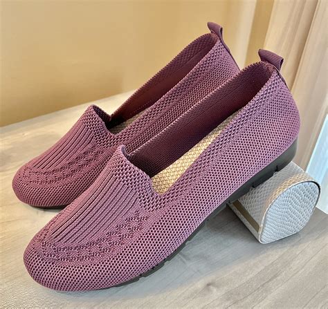 AURIGATE Closed Toe Sandals for Women Casual Summer Hollow Out Vintage