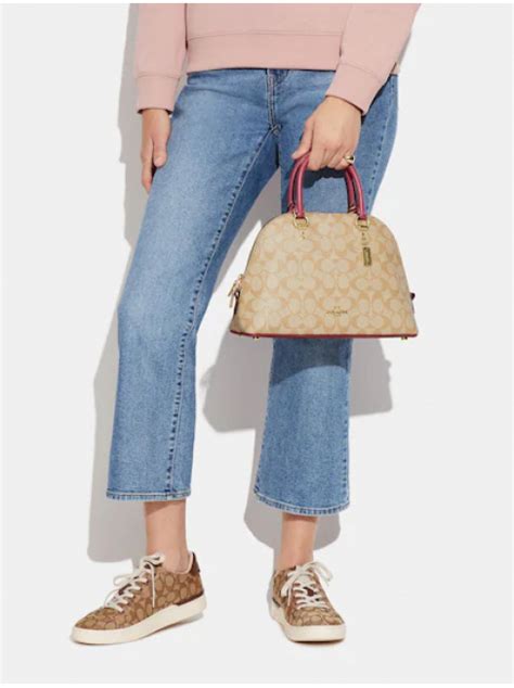 Оригинальные сумки бренда Coach в Москве