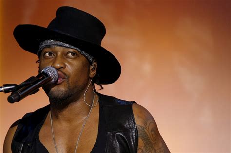 D'Angelo, trailblazing neo-soul singer, dies at 51