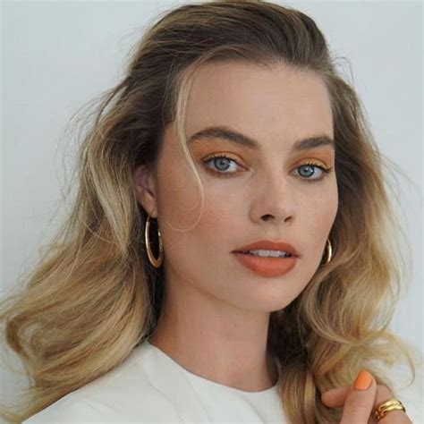 Margot Robbie Wiki, Bio, Height, Weight, Measurements, Awards, Husband, Net Worth, Career, Facts ...