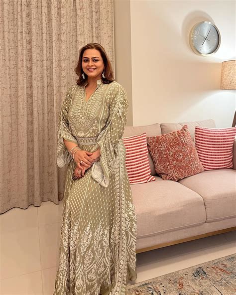 Shilpa Shirodkar Photos: Find Latest HD Images, Pictures, Stills & Pics