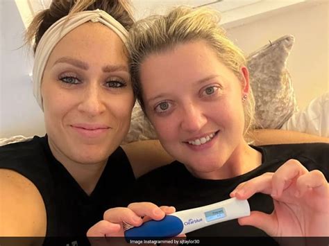 Former England Star Sarah Taylor Announces Partner Diana's Pregnancy ...