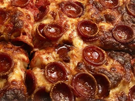 Mama's Too New York - Pizza 4