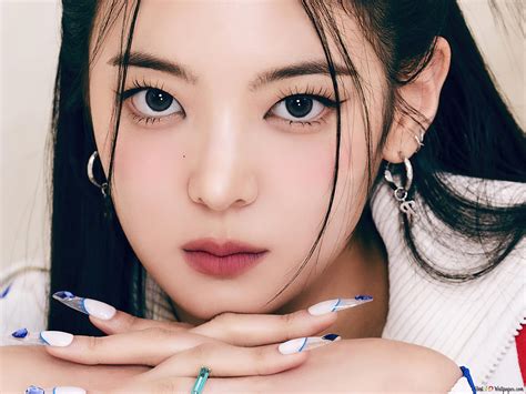 TWICE's Lia in Cheshire MV Shoot 4K wallpaper download