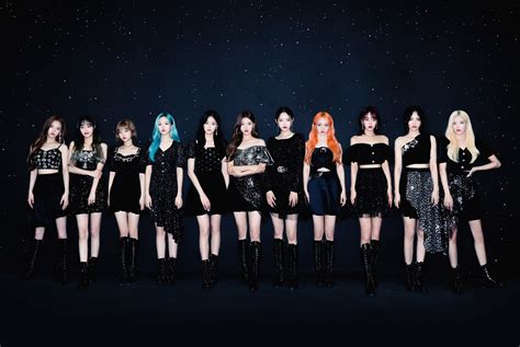 LOONA Just Hit a Major Milestone on U.S. Radio | Teen Vogue