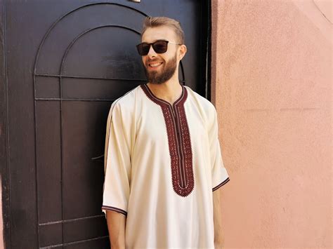 Beautiful moroccan white kaftan with blue embroidery for men