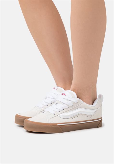 Vans KNU SKOOL UNISEX - Skate shoes - white - Zalando.ie