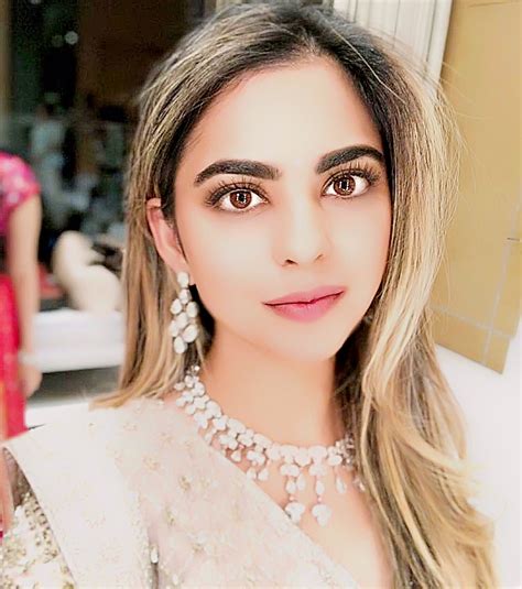 Isha Ambani Biography Age Net Worth 2022 Husband Kids - vrogue.co
