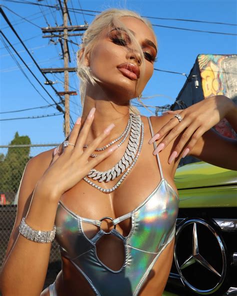 Pia Mia 11/08/2020 • CelebMafia