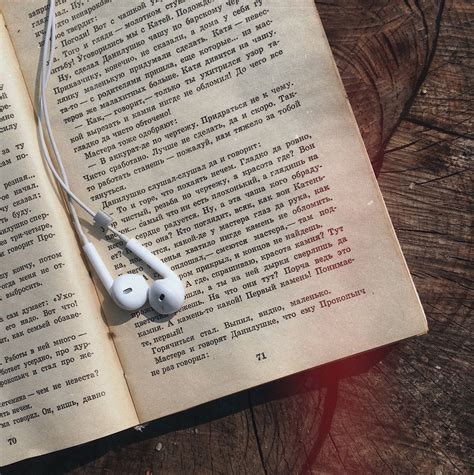 Book / Книги / Фото о с книгой в Инстаграм / Минимализм на фото