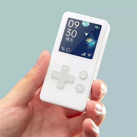 Xiaomi представила детский телефон Qin AI Phone в стиле Nintendo GameBoy