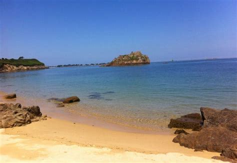Stunning Nude Beaches in Hawaii for Going Bare - Traveling Bare