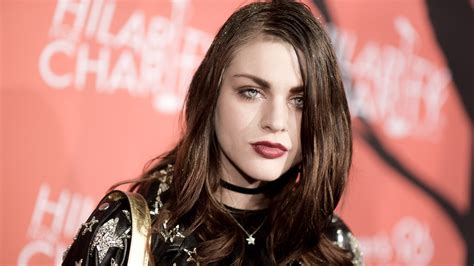 Kurt Cobains Dochter 2024