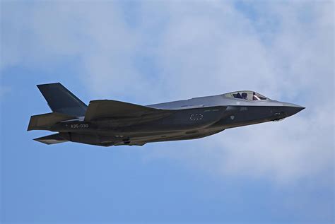 A35-030 photos | F-16.net
