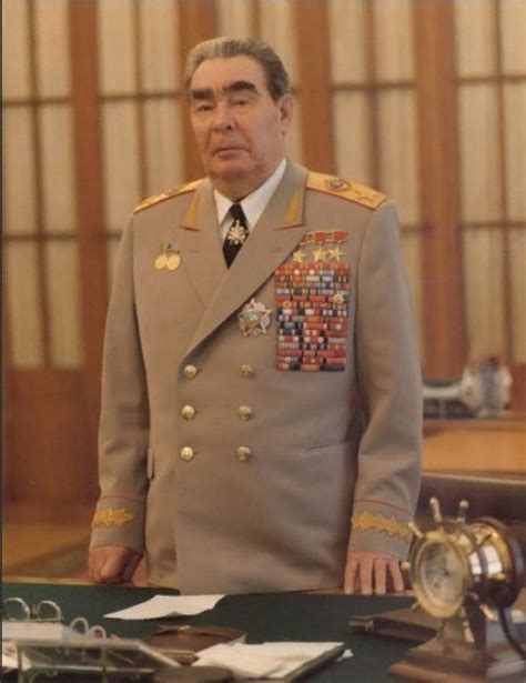 Литературный гений Генсека: Кто писал книги вместо Леонида Брежнева ...