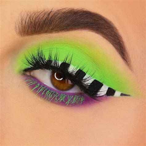 Get ready to summon Beetlejuice with this stunning eye makeup look! 👻