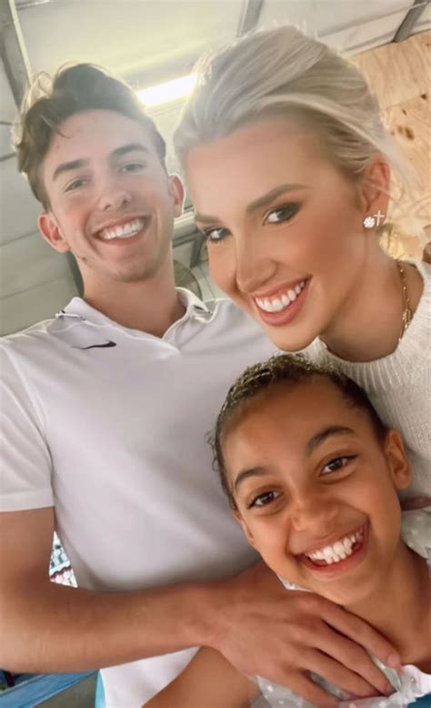 Everyone is asking who is chloe on the chrisley this season 21